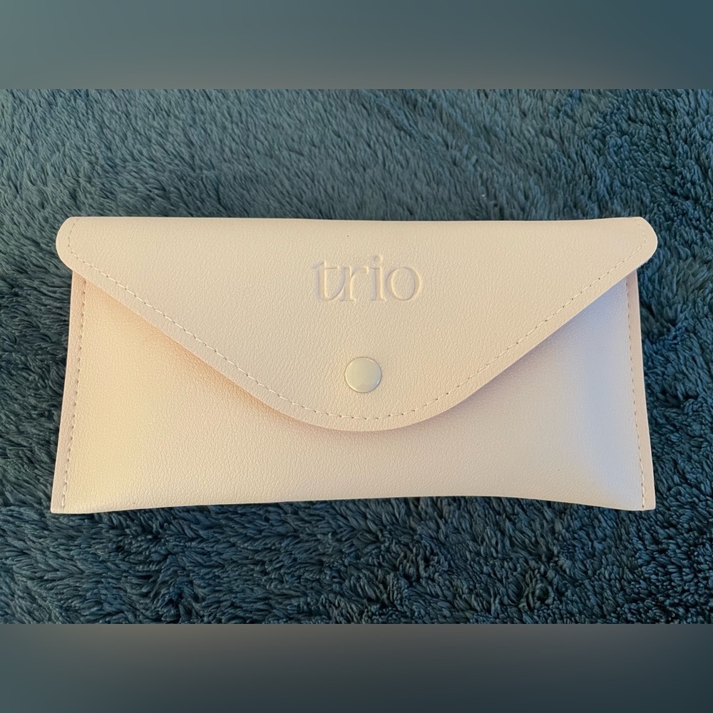 Trio eyebrow shaping kit, ebony, new only missing the large arch shape